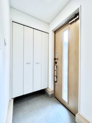 ���ց@�������P�������`Entrance�`�@�Ƃ̒��ł��q�l���}����ŏ��̏ꏊ�ł��錺�ւ́A�Ƃ̈�ۂ��̂��̂ł��I�L�x�Ȍ��֎��[�ŁA����Y��ɕۂ��Ƃ��o���܂��􌺊ւɂ͂����Ղ���[�̉��ʔ��������I