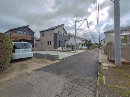 ���n�O�ώʐ^�@�O�ρ`Exterior�`�@�O�ʓ��H�F�쐼 4m �����@�O�ʓ��H�͊ՐÂȏZ��n���͂���Ԓʂ�̏��Ȃ����H�B���Ԃ̏o��������炭�炭�ł��I���s���_�E���n���w�̂���]�́A���C�y�ɂ��₢���킹���������I