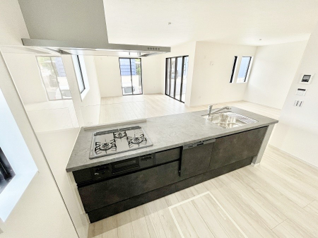 �L�b�`���@�������Q�������`Kitchen�`�@�u���������͉�����낤�v����ȃL�b�`���Ȃ�v�������藿�����ł����Ⴂ�܂��B�L�b�`������̓��r���O����]�ł��܂��B�Ƒ����Ȃ��邨�Ƃ������ɂ������܂��B