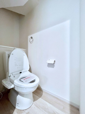 �g�C���@�������P�������`Toilet�`�@�������̂��鐅����g�C���̓E�H�V�����b�g�t���ł����g�C���͖����g�킴��𓾂Ȃ����́B����������ۂ������ł��ˁB�g�C����2��������̂Œ��̍��G���ɕ֗��ł��I