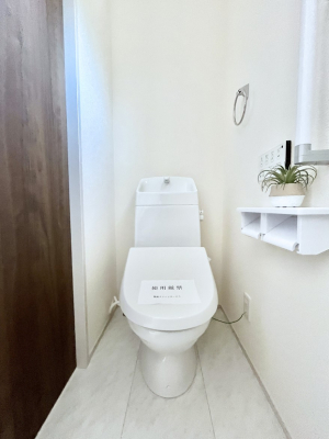 �g�C���@�g�C����1�K��2�K���ꂼ��ɔz�u����Ă��ĂƂĂ��֗��ł��B 