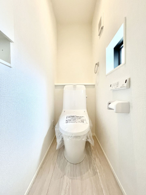 �g�C���@�g�C����1�K��2�K���ꂼ��ɔz�u����Ă��ĂƂĂ��֗��ł��B 