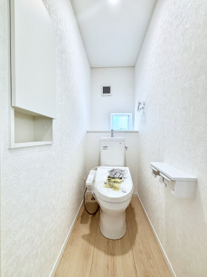 �g�C���@�E�H�V�����b�g�t���g�C����1�K��2�K���ꂼ��ɔz�u����Ă��ĂƂĂ��֗��ł��B 