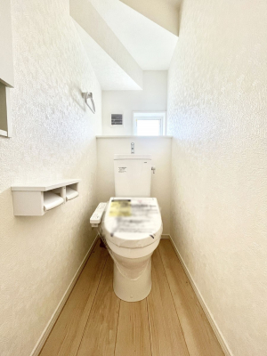 �g�C���@�g�C����1�K��2�K���ꂼ��ɔz�u����Ă��ĂƂĂ��֗��ł��B 