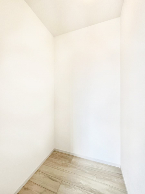 ���̑��@�����`Walk-in Closet�`�@�K�v�Ȃ��̂�R�[�f�B�l�[�g���ꗗ���Ċm�F�ł��A�g�x�x�⏀�����Z���ԂōςރE�H�[�N�C���N���[�[�b�g��ݒu���܂����B�Ƃ̒�����������Ƃ�����֗��Ȏ��[�X�y�[�X�ł��B