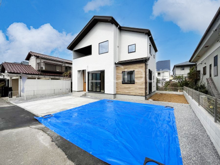 ���n�O�ώʐ^�@�O�ρ`Exterior�`�@���X�����Ȃ���A�咣���߂����ǂ����]�T������������V���[�v�ȃt�H�����ŘȂޓ@��́A���V�̋�ƏƂ炵���킹�鎖�ŁA�{������ׂ������`�̎p�������Ă���܂��B