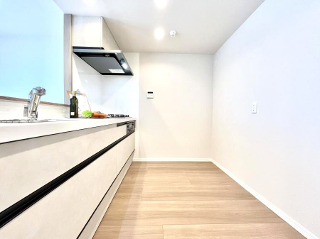 �L�b�`���@�����`Kitchen�`  �u���������͉�����낤�v����ȃL�b�`���Ȃ�v�������藿�����ł����Ⴂ�܂��B  �L�b�`������̓��r���O����]�ł��Ƒ����Ȃ��邨�Ƃ������ɂ������܂��B  