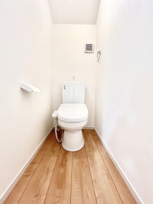 �g�C���@�����`Toilet�`�@�Y��E�X�b�L���E���K�ȃE�H�V�����b�g�t�g�C���ł��낰���Ԃł��B�g�C���͖����g�킴��𓾂Ȃ����́B����������ۂ������ł��ˁB�g�C����2��������̂Œ��̍��G���ɕ֗��ł��I