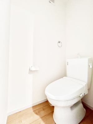 �g�C���@�����`Toilet�`�@�Y��E�X�b�L���E���K�ȃE�H�V�����b�g�t�g�C���ł��낰���Ԃł��B�g�C���͖����g�킴��𓾂Ȃ����́B����������ۂ������ł��ˁB�g�C����2��������̂Œ��̍��G���ɕ֗��ł��I�@