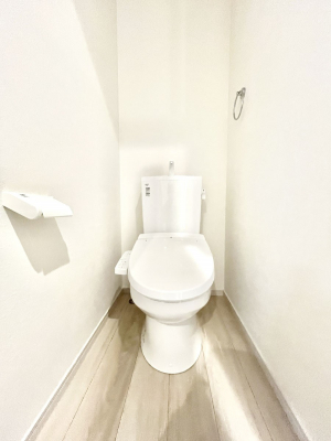 �g�C���@�������Q�������`Toilet�`�@�������̂��鐅����g�C���̓E�H�V�����b�g�t���ł����g�C���͖����g�킴��𓾂Ȃ����́B����������ۂ������ł��ˁB�g�C����2��������̂Œ��̍��G���ɕ֗��ł��I