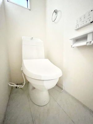 �g�C���@�g�C����1�K��2�K���ꂼ��ɔz�u����Ă��ĂƂĂ��֗��ł��B 