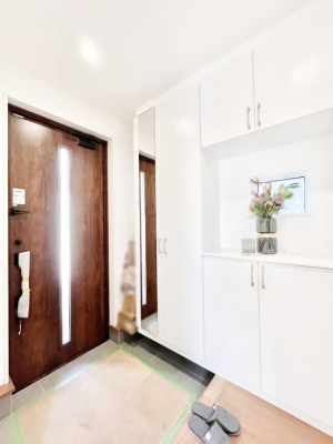 ���ց@������No.8���`Entrance�`�@�Ƃ̒��ł��q�l���}����ŏ��̏ꏊ�ł��錺�ւ́A�Ƃ̈�ۂ��̂��̂ł��I�L�x�Ȍ��֎��[�ŁA����Y��ɕۂ��Ƃ��o���܂��􌺊ւɂ͂����Ղ���[�̉��ʔ��������I