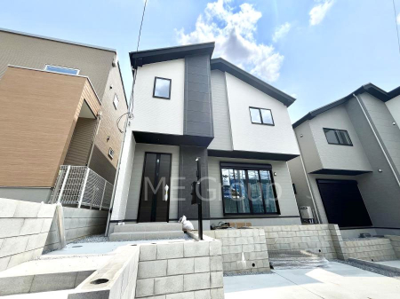 ���n�O�ώʐ^�@�O�ρ��Q�������`Exterior�`�@��ˌ��Ă̑傫�ȃ����b�g�́A�����B�́u�y�n�v���u���R�Ɂv�g���鎖�ł��B�K�[�f�j���O��c�h�x�C�Ԃ�o�C�N�̎�ȂǗl�X�ȗp�r�ŗ��p�ł��܂��B