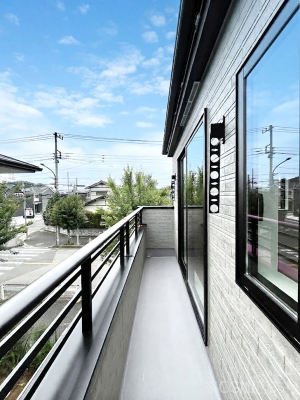 �o���R�j�[�@�����`Balcony�`  �o���R�j�[�͉������z���������݁A���z�c����󕨂��C�����悭�������Ƃ��ł��܂��B  �g���₷���J���I�ȃo���R�j�[�ł����z�����������Ղ�~�蒍���A�o���R�j�[�t���Z�܂��B  