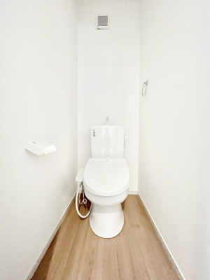 �g�C���@�����`Toilet�`�@�Y��E�X�b�L���E���K�ȃE�H�V�����b�g�t�g�C���ł��낰���Ԃł��B�g�C���͖����g�킴��𓾂Ȃ����́B����������ۂ������ł��ˁB�g�C����2��������̂Œ��̍��G���ɕ֗��ł��I