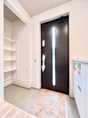 ���ց@�����`Entrance�`�@�Ƃ̒��ł��q�l���}����ŏ��̏ꏊ�ł��錺�ւ́A�Ƃ̈�ۂ��̂��̂ł��I�L�x�Ȍ��֎��[�ŁA����Y��ɕۂ��Ƃ��o���܂��􌺊ւɂ͂����Ղ���[�̉��ʔ��������I