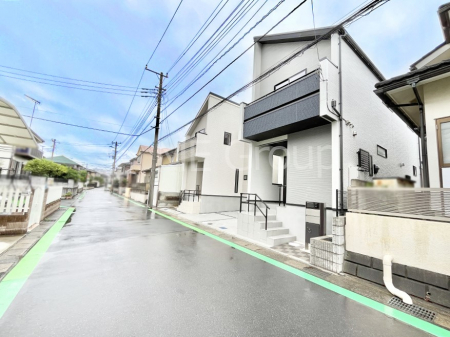 ���n�O�ώʐ^�@�O�ρ`Exterior�`�@�O�ʓ��H�F�k�� 6m �����@�O�ʓ��H�͊ՐÂȏZ��n���͂���Ԓʂ�̏��Ȃ����H�B���Ԃ̏o��������炭�炭�ł��I���s���_�E���n���w�̂���]�́A���C�y�ɂ��₢���킹���������I
