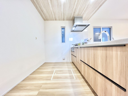 �L�b�`���@������1�������`Kitchen�`�@�u���������͉�����낤�v����ȃL�b�`���Ȃ�v�������藿�����ł����Ⴂ�܂��B�L�b�`������̓��r���O����]�ł��܂��B�Ƒ����Ȃ��邨�Ƃ������ɂ������܂��B