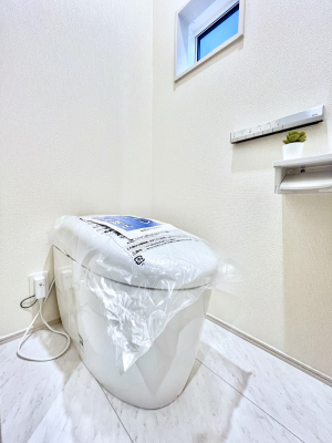 �g�C���@������2�������`Toilet�`�@�Y��E�X�b�L���E���K�ȃE�H�V�����b�g�t�g�C���ł��낰���Ԃł��B�̌������薾�邭�A���K��ԂƂȂ��Ă���܂��������g���ꏊ�����炱���̔z���ł��I