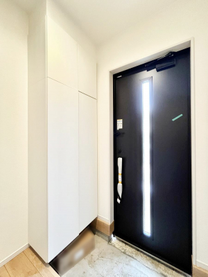 ���ց@�������P�������`Entrance�`�@�Ƃ̒��ł��q�l���}����ŏ��̏ꏊ�ł��錺�ւ́A�Ƃ̈�ۂ��̂��̂ł��I�L�x�Ȍ��֎��[�ŁA����Y��ɕۂ��Ƃ��o���܂��􌺊ւɂ͂����Ղ���[�̉��ʔ��������I