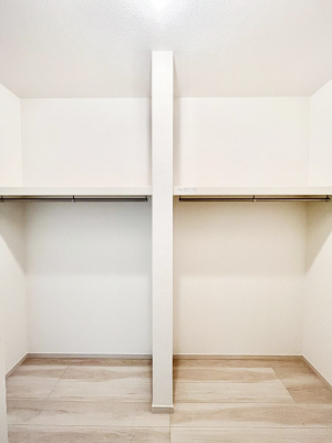 ���̑��@�������Q�������`Walk-in Closet�`�@��������̗m���������Ă��V���ɂȂ�ɂ����E�H�[�N�C���N���[�[�b�g�B�m���ȊO�ɂ��A���i�g��Ȃ��Ɠd��X�[�c�P�[�X�A�X�g�b�N�i�Ȃǉ��ł��Еt����������Ԃł��B