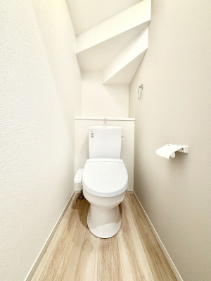 �g�C���@�����`Toilet�`�@�Y��E�X�b�L���E���K�ȃE�H�V�����b�g�t�g�C���ł��낰���Ԃł��B�g�C���͖����g�킴��𓾂Ȃ����́B����������ۂ������ł��ˁB�g�C����2��������̂Œ��̍��G���ɕ֗��ł��I