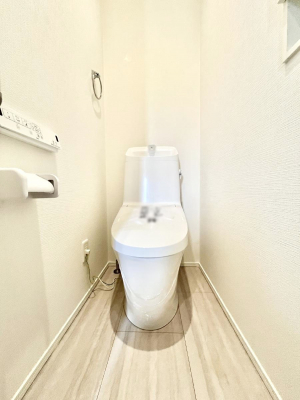�g�C���@�g�C����1�K��2�K���ꂼ��ɔz�u����Ă��ĂƂĂ��֗��ł��B 