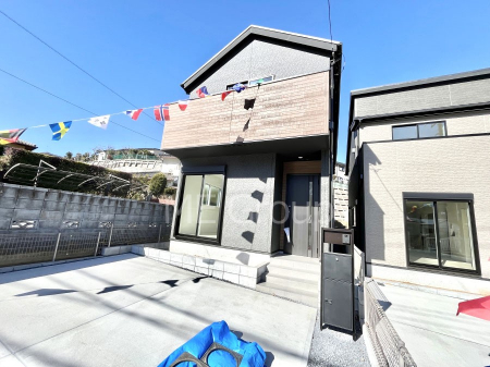 ���n�O�ώʐ^�@�O�ρ`Exterior�`�@��s���œ���̃X���[���C�t���΂Ɉ͂܂ꂽ�y�n�͓s��̌�����Y���ꂻ���B�l�G��ʂ��Ď��R�ƐG�ꍇ����X�|�b�g�����ӂɂ͐��肾������I�Z�݂����Ȃ�ƁB��炵�������B