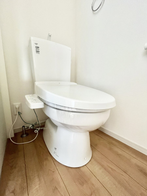 �g�C���@�����`Toilet�`�@�Y��E�X�b�L���E���K�ȃE�H�V�����b�g�t�g�C���ł��낰���Ԃł��B�g�C���͖����g�킴��𓾂Ȃ����́B����������ۂ������ł��ˁB�g�C����2��������̂Œ��̍��G���ɕ֗��ł��I