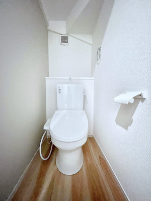 �g�C���@�����`Toilet�`�@�Y��E�X�b�L���E���K�ȃE�H�V�����b�g�t�g�C���ł��낰���Ԃł��B�g�C���͖����g�킴��𓾂Ȃ����́B����������ۂ������ł��ˁB�g�C����2��������̂Œ��̍��G���ɕ֗��ł��I