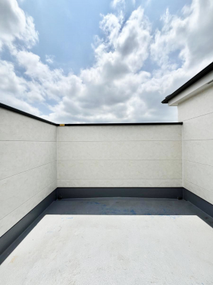 �o���R�j�[�@�����`Balcony�`  �o���R�j�[�͉������z���������݁A���z�c����󕨂��C�����悭�������Ƃ��ł��܂��B  �g���₷���J���I�ȃo���R�j�[�ł����z�����������Ղ�~�蒍���A�o���R�j�[�t���Z�܂��B  