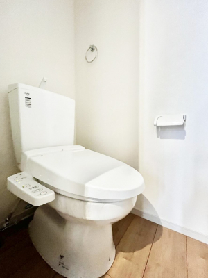 �g�C���@�����`Toilet�`�@�Y��E�X�b�L���E���K�ȃE�H�V�����b�g�t�g�C���ł��낰���Ԃł��B�g�C���͖����g�킴��𓾂Ȃ����́B����������ۂ������ł��ˁB�g�C����2��������̂Œ��̍��G���ɕ֗��ł��I
