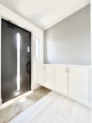 ���ց@�������Q�������`Entrance�`�@�Ƃ̒��ł��q�l���}����ŏ��̏ꏊ�ł��錺�ւ́A�Ƃ̈�ۂ��̂��̂ł��I�L�x�Ȍ��֎��[�ŁA����Y��ɕۂ��Ƃ��o���܂��􌺊ւɂ͂����Ղ���[�̉��ʔ��������I
