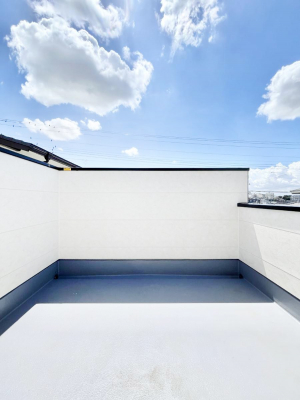 �o���R�j�[�@�����`Balcony�`  �o���R�j�[�͉������z���������݁A���z�c����󕨂��C�����悭�������Ƃ��ł��܂��B  �g���₷���J���I�ȃo���R�j�[�ł����z�����������Ղ�~�蒍���A�o���R�j�[�t���Z�܂��B  