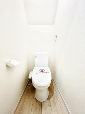�g�C���@�����`Toilet�`�@�Y��E�X�b�L���E���K�ȃE�H�V�����b�g�t�g�C���ł��낰���Ԃł��B�g�C���͖����g�킴��𓾂Ȃ����́B����������ۂ������ł��ˁB�g�C����2��������̂Œ��̍��G���ɕ֗��ł��I