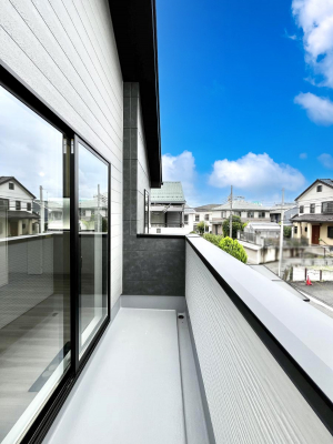 �o���R�j�[�@�����`Balcony�`  �o���R�j�[�͉������z���������݁A���z�c����󕨂��C�����悭�������Ƃ��ł��܂��B  �g���₷���J���I�ȃo���R�j�[�ł����z�����������Ղ�~�蒍���A�o���R�j�[�t���Z�܂��B  