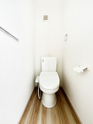 �g�C���@�����`Toilet�`�@�Y��E�X�b�L���E���K�ȃE�H�V�����b�g�t�g�C���ł��낰���Ԃł��B�g�C���͖����g�킴��𓾂Ȃ����́B����������ۂ������ł��ˁB�g�C����2��������̂Œ��̍��G���ɕ֗��ł��I