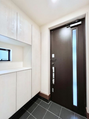 ���ց@�����`Entrance�`�@�Ƃ̒��ł��q�l���}����ŏ��̏ꏊ�ł��錺�ւ́A�Ƃ̈�ۂ��̂��̂ł��I�L�x�Ȍ��֎��[�ŁA����Y��ɕۂ��Ƃ��o���܂��􌺊ւɂ͂����Ղ���[�̉��ʔ��������I