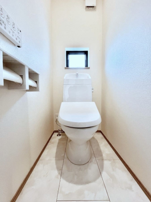 �g�C���@�g�C����1�K��2�K���ꂼ��ɔz�u����Ă��ĂƂĂ��֗��ł��B 