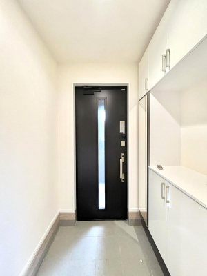 ���ց@������A�������`Entrance�`�@�Ƃ̒��ł��q�l���}����ŏ��̏ꏊ�ł��錺�ւ́A�Ƃ̈�ۂ��̂��̂ł��I�L�x�Ȍ��֎��[�ŁA����Y��ɕۂ��Ƃ��o���܂��􌺊ւɂ͂����Ղ���[�̉��ʔ��������I