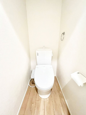 �g�C���@�����`Toilet�`�@�Y��E�X�b�L���E���K�ȃE�H�V�����b�g�t�g�C���ł��낰���Ԃł��B�g�C���͖����g�킴��𓾂Ȃ����́B����������ۂ������ł��ˁB�g�C����2��������̂Œ��̍��G���ɕ֗��ł��I