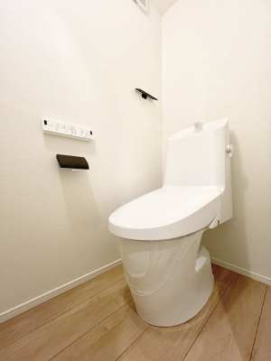 �g�C���@�����`Toilet�`�@�Y��E�X�b�L���E���K�ȃE�H�V�����b�g�t�g�C���ł��낰���Ԃł��B�g�C���͖����g�킴��𓾂Ȃ����́B����������ۂ������ł��ˁB�g�C����2��������̂Œ��̍��G���ɕ֗��ł��I