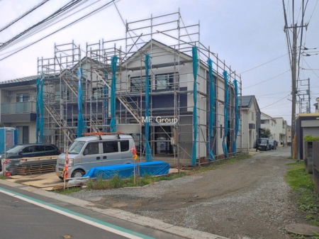 ���n�O�ώʐ^�@�`Exterior�`�@��s���œ���̃X���[���C�t���΂Ɉ͂܂ꂽ�y�n�͓s��̌�����Y���ꂻ���B�l�G��ʂ��Ď��R�ƐG�ꍇ����X�|�b�g�����ӂɂ͐��肾������I�Ƒ����̂т̂тƕ�点���