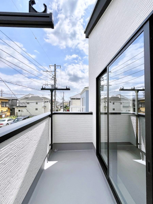 �o���R�j�[�@�����`Balcony�`  �o���R�j�[�͉������z���������݁A���z�c����󕨂��C�����悭�������Ƃ��ł��܂��B  �g���₷���J���I�ȃo���R�j�[�ł����z�����������Ղ�~�蒍���A�o���R�j�[�t���Z�܂��B  