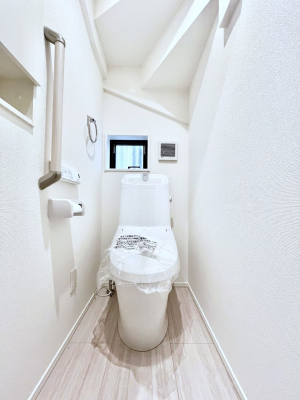 �g�C���@�����`Toilet�`�@�Y��E�X�b�L���E���K�ȃE�H�V�����b�g�t�g�C���ł��낰���Ԃł��B�g�C���͖����g�킴��𓾂Ȃ����́B����������ۂ������ł��ˁB�g�C����2��������̂Œ��̍��G���ɕ֗��ł��I