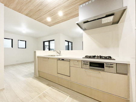 �L�b�`���@�����`Kitchen�`  ���r���O�����n����J�E���^�[�L�b�`���B  ���������Ȃ���Ƒ��ƃR�~���j�P�[�V�������Ƃ�邾���łȂ��A�傫�ȊJ���������邱�Ƃ��ł��܂��B  ���q�l�̐����������邱�Ƃ��ł��܂��ˁI