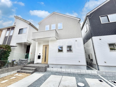 ���n�O�ώʐ^�@�O�ρ�2�������`Exterior�`�@���X�����Ȃ���A�咣���߂����ǂ����]�T������������V���[�v�ȃt�H�����ŘȂޓ@��́A���V�̋�ƏƂ炵���킹�鎖�ŁA�{������ׂ������`�̎p�������Ă���܂��B