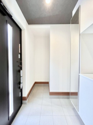 ���ց@�������R�������`Entrance�`�@�Ƃ̒��ł��q�l���}����ŏ��̏ꏊ�ł��錺�ւ́A�Ƃ̈�ۂ��̂��̂ł��I�L�x�Ȍ��֎��[�ŁA����Y��ɕۂ��Ƃ��o���܂��􌺊ւɂ͂����Ղ���[�̉��ʔ��������I
