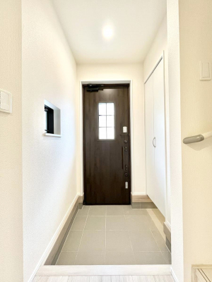 ���ց@�����`Entrance�`�@�Ƃ̒��ł��q�l���}����ŏ��̏ꏊ�ł��錺�ւ́A�Ƃ̈�ۂ��̂��̂ł��I�L�x�Ȍ��֎��[�ŁA����Y��ɕۂ��Ƃ��o���܂��􌺊ւɂ͂����Ղ���[�̉��ʔ��������I