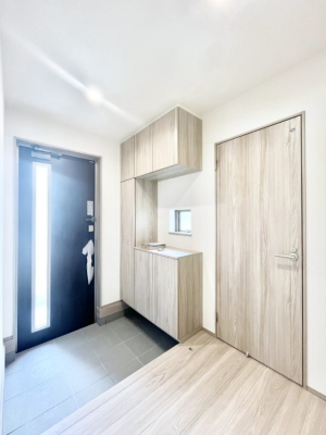 ���ց@�����`Entrance�`�@�Ƃ̒��ł��q�l���}����ŏ��̏ꏊ�ł��錺�ւ́A�Ƃ̈�ۂ��̂��̂ł��I�L�x�Ȍ��֎��[�ŁA����Y��ɕۂ��Ƃ��o���܂��􌺊ւɂ͂����Ղ���[�̉��ʔ��������I